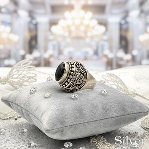 Black Onxy Balinese ring stamped weight 50.93 G